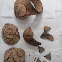Schade aan archeologische Pot 1.jpeg
