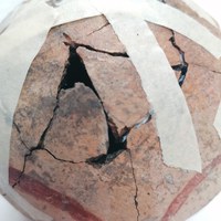 Schade aan archeologische Pot 4.jpeg
