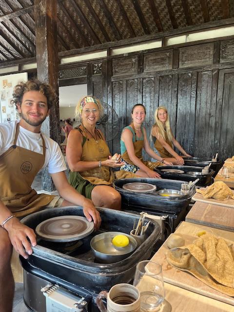 Pottenbakken in Hilversum en op Bali 5.jpg