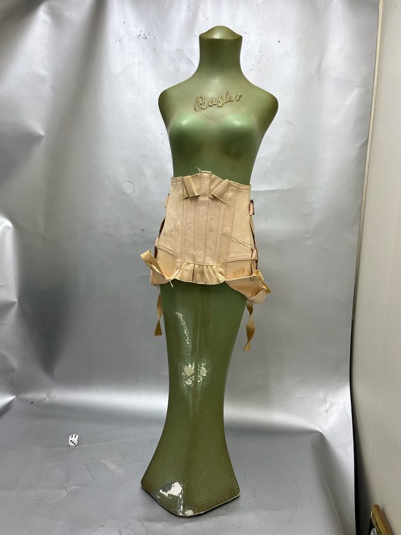 Vintage reparatie van Jugendstil-vazen 3.JPG