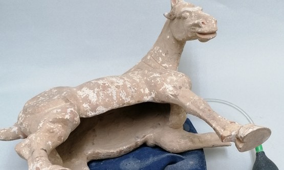 Restauratie van een Tang Dynasty paard